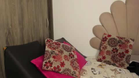 Nei turn green online show from 02-24-26, 09:13