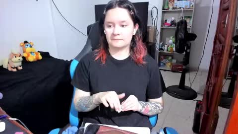 Snapshot of neeko_lol_ chatting on 06-04-26, 12:33 Geek Nicole im Neeko UwU online show from 06-04-26, 12:33