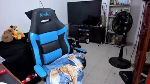 Snapshot of neeko_lol_ chatting on 06-24-26, 11:53 Geek Nicole im Neeko UwU online show from 06-24-26, 11:53