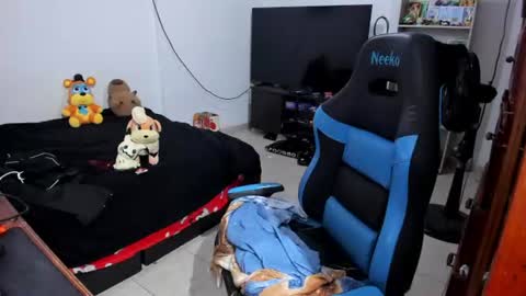 Snapshot of neeko_lol_ chatting on 07-09-26, 11:47 Geek Nicole im Neeko UwU online show from 07-09-26, 11:47