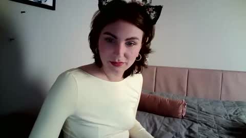 Snapshot of nefertiti_queen chatting on 10-13-25, 08:20 nefertiti_queen online show from 10-13-25, 08:20