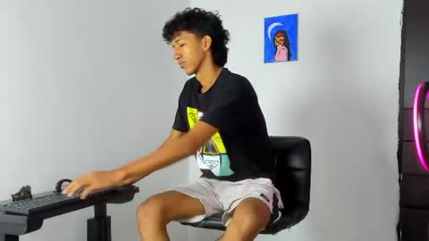 Snapshot of neitan_miller chatting on 07-01-26, 12:29 neitan online show from 07-01-26, 12:29