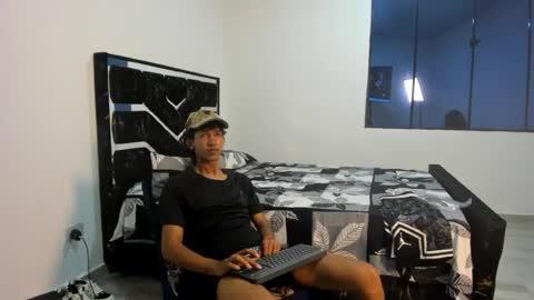 Snapshot of neitan_miller chatting on 07-24-26, 07:17 neitan online show from 07-24-26, 07:17