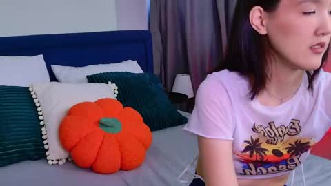 Snapshot of neko_blush chatting on 05-02-26, 02:11 Neko online show from 05-02-26, 02:11