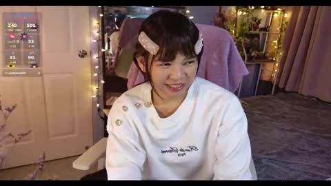 Snapshot of nekolicious143 chatting on 12-04-25, 08:23 Neko online show from 12-04-25, 08:23