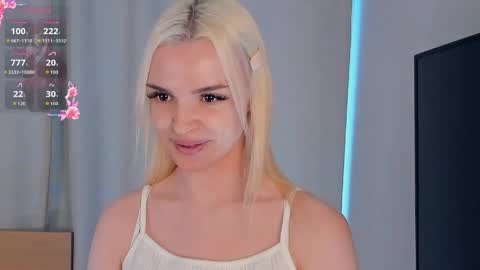 Snapshot of neldabestwick chatting on 04-19-26, 07:29 Histori online show from 04-19-26, 07:29