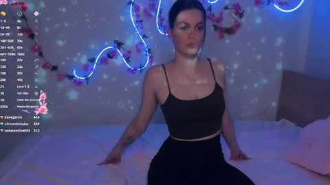 Snapshot of neldabestwick chatting on 05-16-26, 10:36 Histori online show from 05-16-26, 10:36