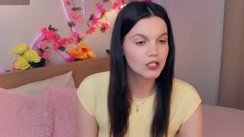 Snapshot of neldabestwick chatting on 06-10-26, 07:07 Histori online show from 06-10-26, 07:07