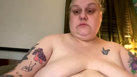 Snapshot of nellatlas chatting on 04-26-26, 06:22 Nellie Atlas online show from 04-26-26, 06:22