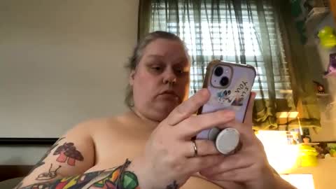 Snapshot of nellatlas chatting on 04-30-26, 10:14 Nellie Atlas online show from 04-30-26, 10:14