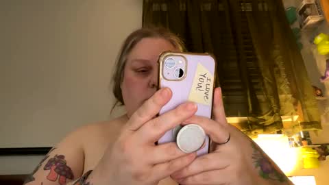 Snapshot of nellatlas chatting on 05-27-26, 02:19 Nellie Atlas online show from 05-27-26, 02:19