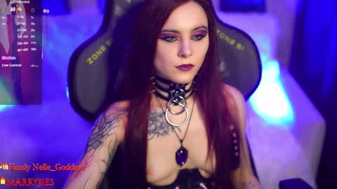 Snapshot of nelle_ chatting on 09-17-25, 05:36 online show from 09-17-25, 05:36