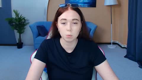 Snapshot of nelliemathers chatting on 05-19-26, 01:56 Nelli online show from 05-19-26, 01:56