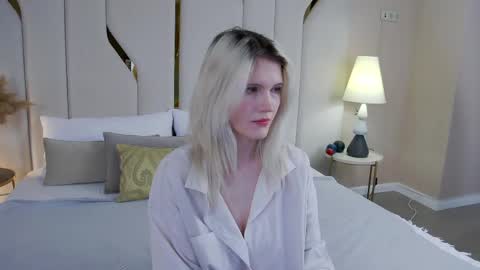 Snapshot of nellloyns chatting on 05-06-26, 05:18 Nelly online show from 05-06-26, 05:18