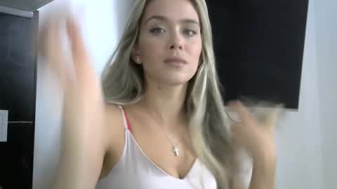 Snapshot of nelly_fortu chatting on 05-15-26, 11:06 nelly_fortu online show from 05-15-26, 11:06