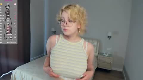 Snapshot of nelly_gloss chatting on 07-16-26, 07:47 nelly_gloss online show from 07-16-26, 07:47