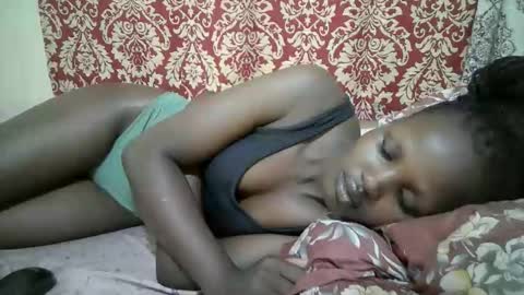 Snapshot of nelly_love001 chatting on 05-11-26, 04:04 Nasty lover online show from 05-11-26, 04:04