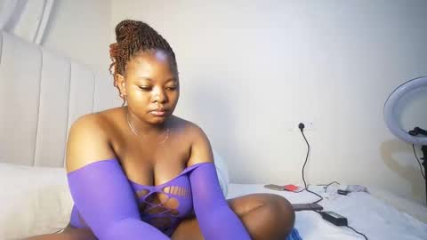 nellyeluxe online show from 05-31-26, 12:30