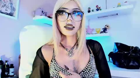 Snapshot of nemesis_castel_ chatting on 07-25-26, 03:09 Nemesis online show from 07-25-26, 03:09