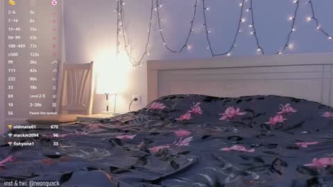 Snapshot of neonquack chatting on 12-15-24, 02:16 Riley online show from 12-15-24, 02:16