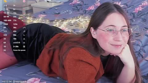 Snapshot of neonquack chatting on 12-25-24, 11:43 Riley online show from 12-25-24, 11:43