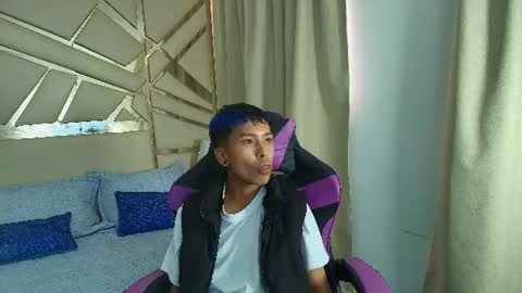 Snapshot of neoxangel69 chatting on 06-18-26, 04:33 neoxangel69 online show from 06-18-26, 04:33
