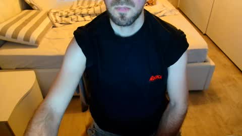 Snapshot of nerchia_89 chatting on 05-12-26, 02:14 Nerchia89 online show from 05-12-26, 02:14