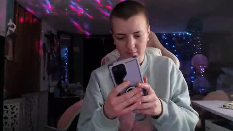 Snapshot of nerdy_squirty chatting on 12-17-24, 09:39 NerdySquirty online show from 12-17-24, 09:39