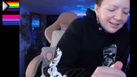 Snapshot of nerdy_squirty chatting on 11-07-25, 06:57 NerdySquirty online show from 11-07-25, 06:57