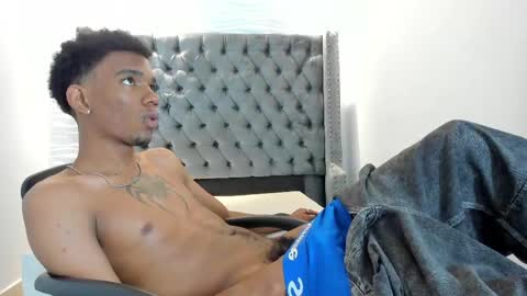 Snapshot of nero_reyd chatting on 05-19-26, 07:20 Nero online show from 05-19-26, 07:20