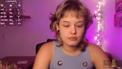 Snapshot of neurotic_witch chatting on 09-16-25, 11:06 Mar online show from 09-16-25, 11:06
