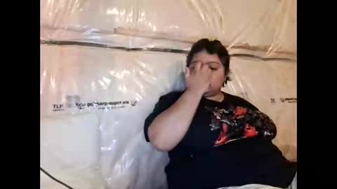 Snapshot of neverwiser chatting on 11-16-25, 04:45 neverwiser online show from 11-16-25, 04:45