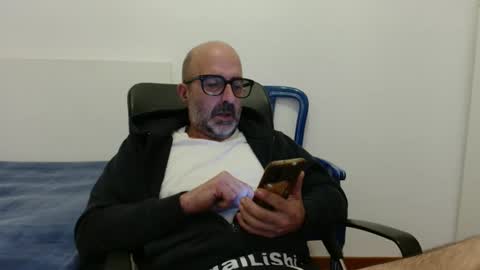 simi online show from 10-25-25, 05:37