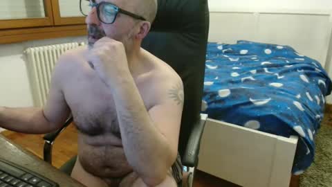 Snapshot of new_simi_74 chatting on 03-15-26, 05:24 simi online show from 03-15-26, 05:24