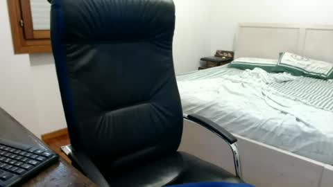 Snapshot of new_simi_74 chatting on 06-30-26, 06:09 simi online show from 06-30-26, 06:09