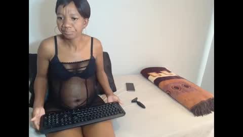 Snapshot of newbootyxx chatting on 06-10-26, 07:07 newbootyxx online show from 06-10-26, 07:07