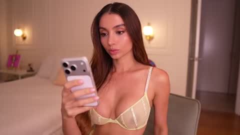Snapshot of newmollybrooke chatting on 07-30-26, 01:48 all my links Here online show from 07-30-26, 01:48