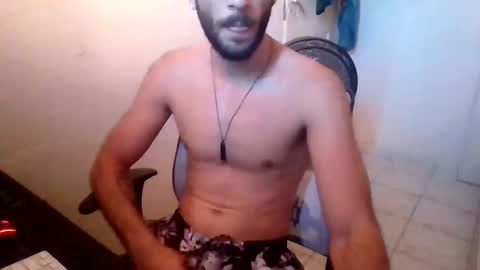 Snapshot of newt_easy chatting on 05-21-26, 04:36 Lucena BR online show from 05-21-26, 04:36