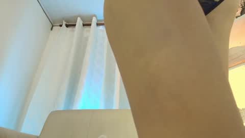 Snapshot of nezo_ chatting on 01-31-25, 12:29 Angie Instagram angie julianac add me online show from 01-31-25, 12:29