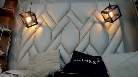 Milena online show from 02-10-25, 07:17