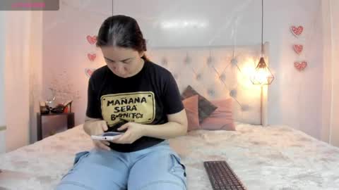 Snapshot of nezukokamado1_ chatting on 04-13-26, 12:54 Milena online show from 04-13-26, 12:54