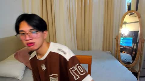 Snapshot of nhicolasklyde chatting on 09-20-25, 04:19 nhicolasklyde online show from 09-20-25, 04:19