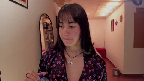 Snapshot of nia_blaze chatting on 06-19-26, 03:38 Nia online show from 06-19-26, 03:38