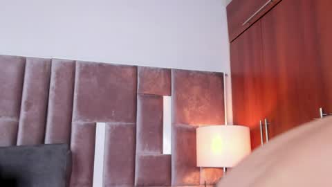 Snapshot of nia_bunny chatting on 04-22-26, 01:56 Nia online show from 04-22-26, 01:56