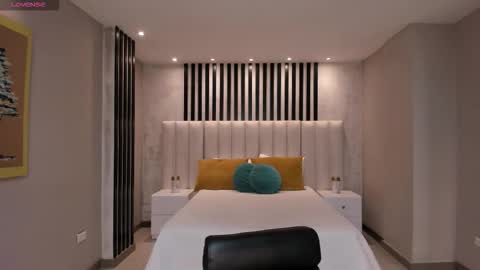 Call me Nia  online show from 09-21-25, 04:52