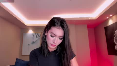 Call me Nia  online show from 11-29-25, 05:16