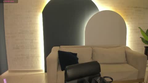 Snapshot of niasalvatore chatting on 07-20-26, 05:04 Call me Nia online show from 07-20-26, 05:04