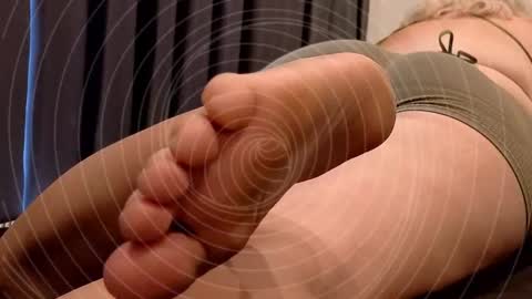 Snapshot of niatonoori chatting on 02-05-26, 04:17 Kim online show from 02-05-26, 04:17