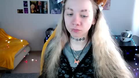 nica_kawaii online show from 04-14-26, 07:03