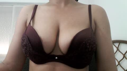 Snapshot of nicebrown chatting on 07-08-26, 01:37 Sfora online show from 07-08-26, 01:37